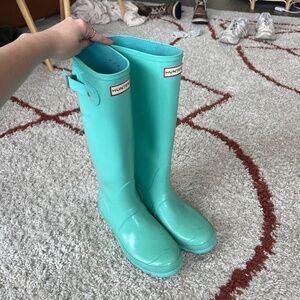 RARE Color Hunter Robin’s Egg Blue/Turquoise Tall Glossy Rain Boots size 8